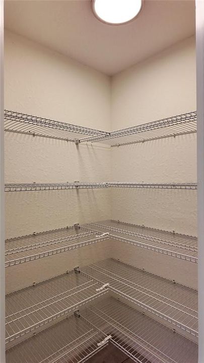 Под контрактом: $220,000 (3 спален, 2 ванн, 1173 Квадратных фут)