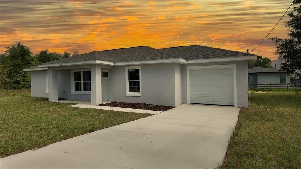 Под контрактом: $220,000 (3 спален, 2 ванн, 1173 Квадратных фут)