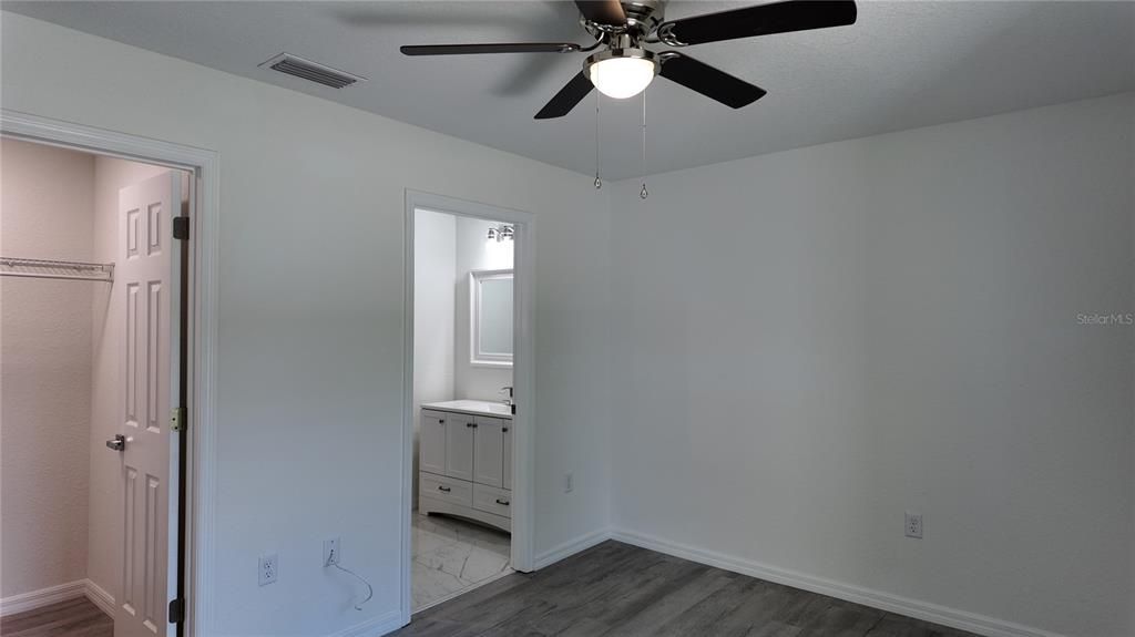 Под контрактом: $220,000 (3 спален, 2 ванн, 1173 Квадратных фут)