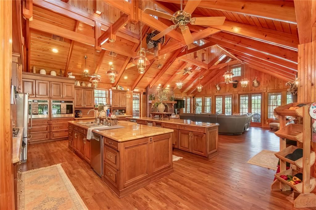 For Sale: $1,395,000 (5 beds, 4 baths, 5436 Square Feet)