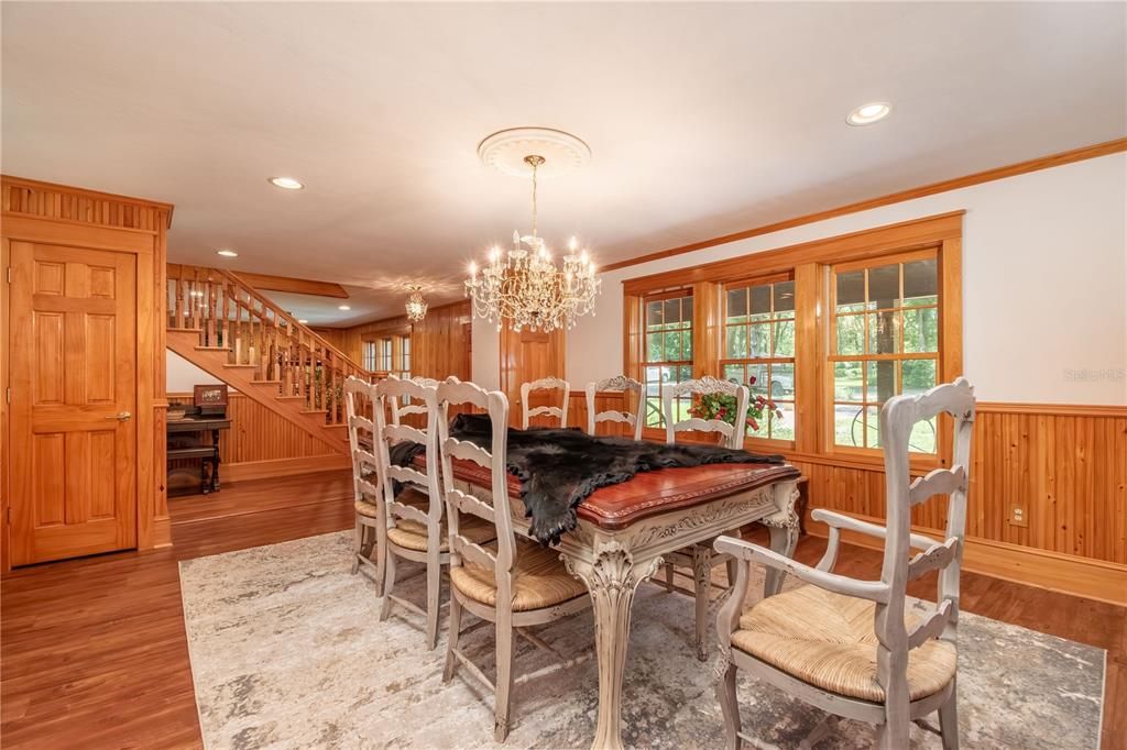 For Sale: $1,395,000 (5 beds, 4 baths, 5436 Square Feet)