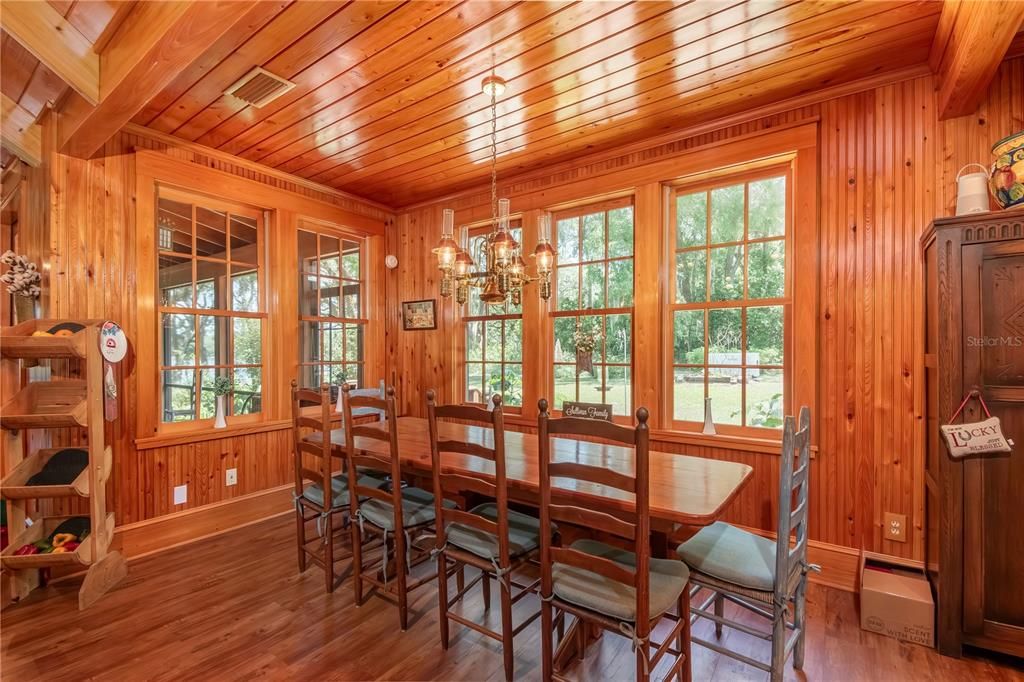 For Sale: $1,395,000 (5 beds, 4 baths, 5436 Square Feet)