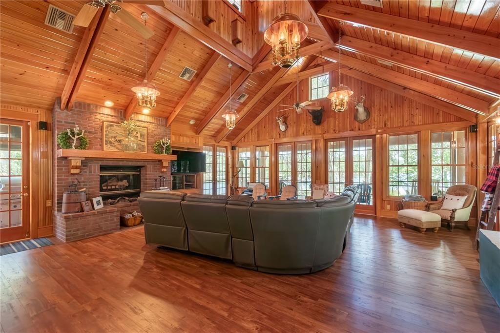 For Sale: $1,395,000 (5 beds, 4 baths, 5436 Square Feet)