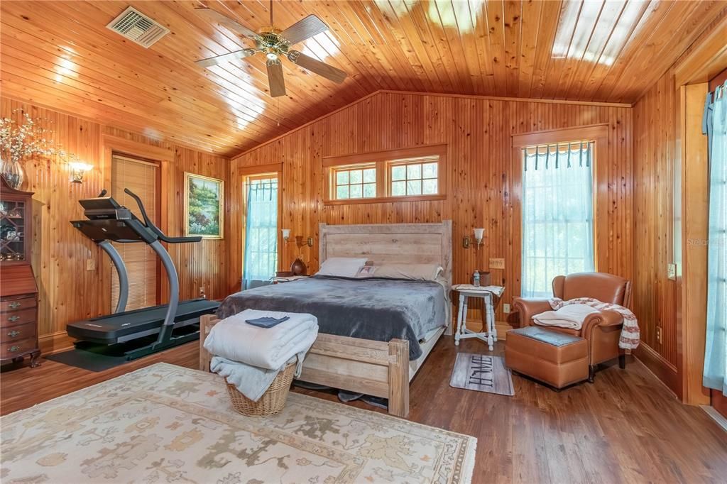 For Sale: $1,395,000 (5 beds, 4 baths, 5436 Square Feet)