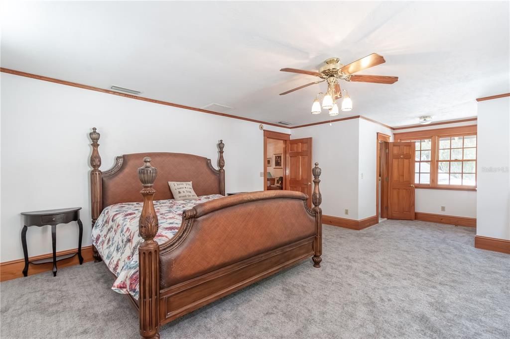 For Sale: $1,395,000 (5 beds, 4 baths, 5436 Square Feet)