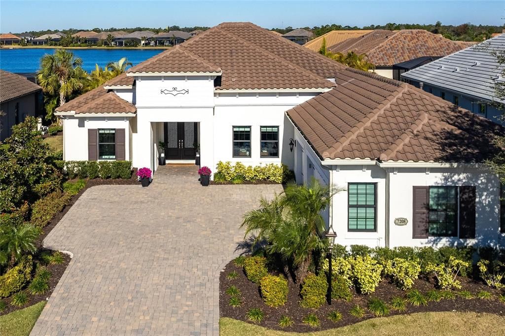 Под контрактом: $1,295,000 (3 спален, 3 ванн, 3055 Квадратных фут)