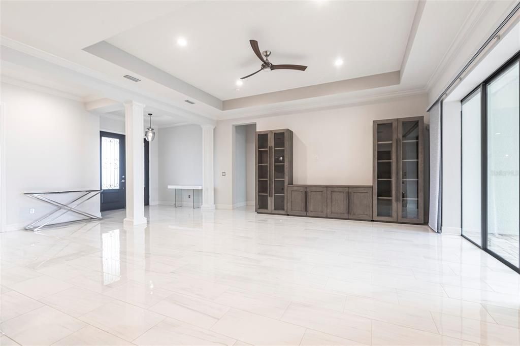 Под контрактом: $1,295,000 (3 спален, 3 ванн, 3055 Квадратных фут)