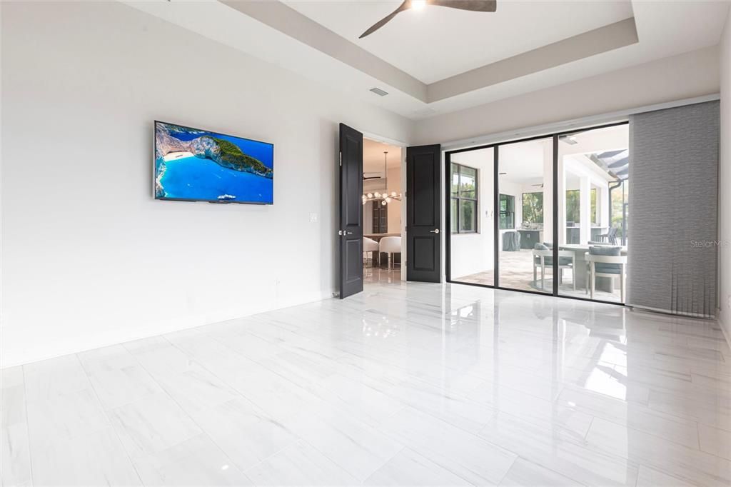 Под контрактом: $1,295,000 (3 спален, 3 ванн, 3055 Квадратных фут)