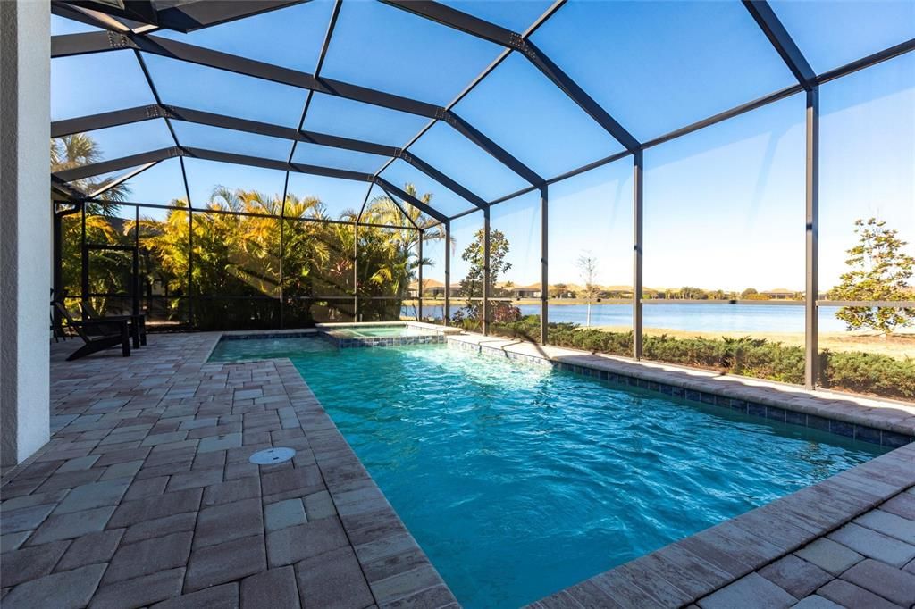 Под контрактом: $1,295,000 (3 спален, 3 ванн, 3055 Квадратных фут)