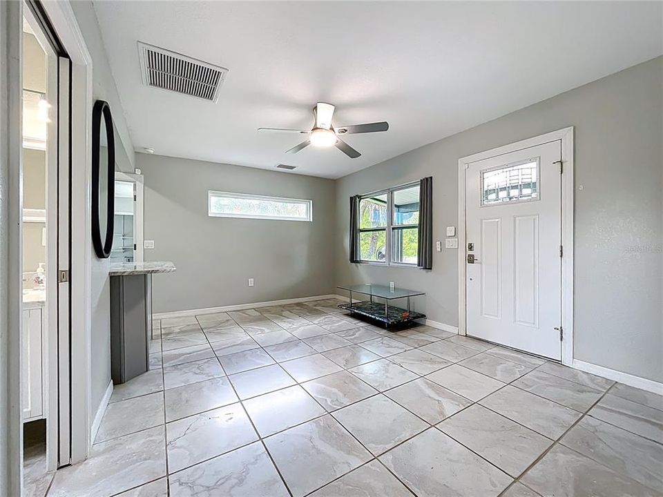 For Sale: $245,000 (3 beds, 2 baths, 893 Square Feet)