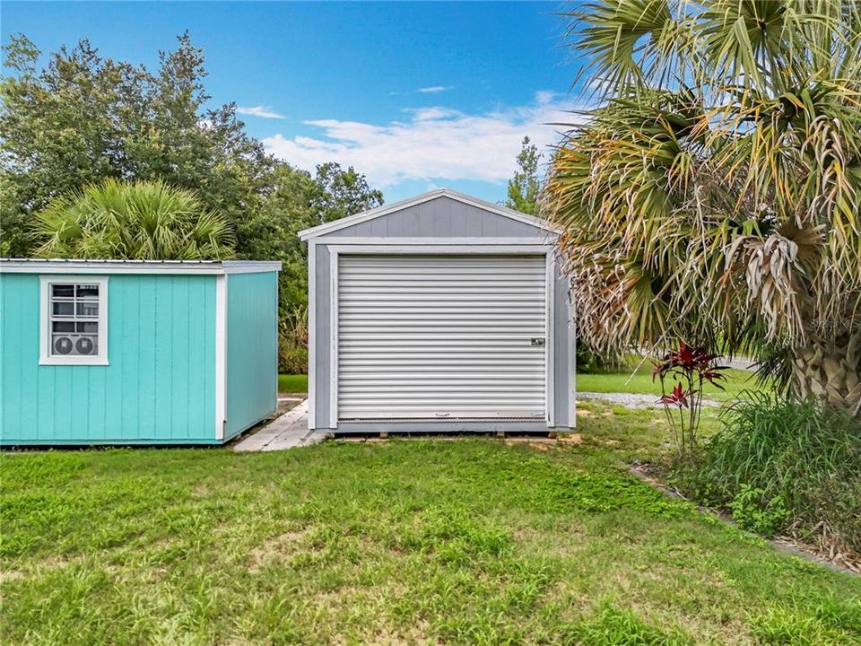 For Sale: $245,000 (3 beds, 2 baths, 893 Square Feet)