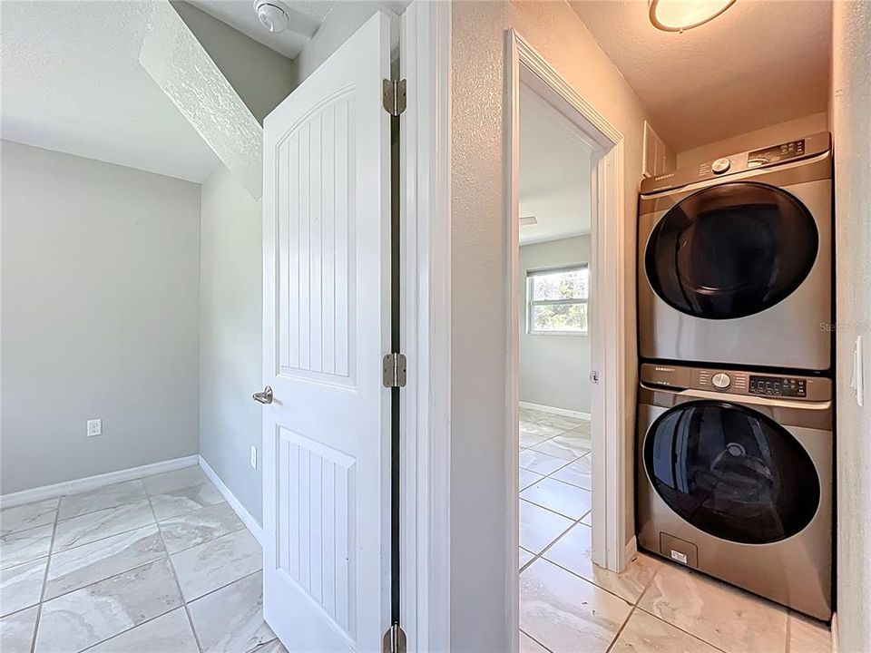 For Sale: $245,000 (3 beds, 2 baths, 893 Square Feet)