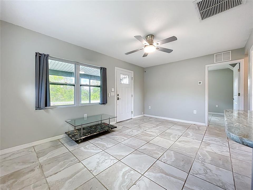 For Sale: $245,000 (3 beds, 2 baths, 893 Square Feet)