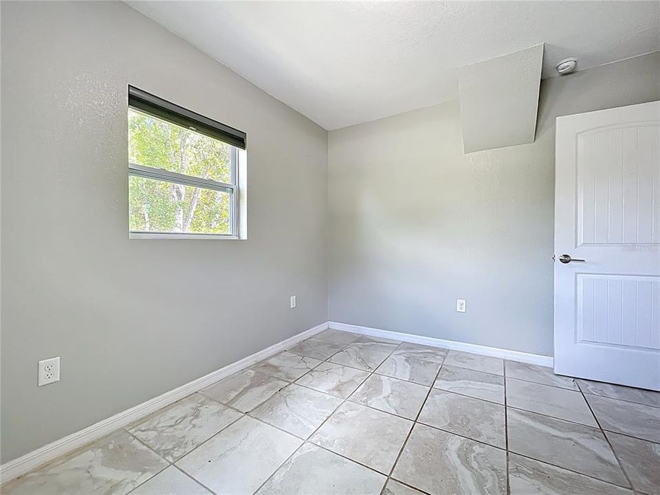 For Sale: $245,000 (3 beds, 2 baths, 893 Square Feet)