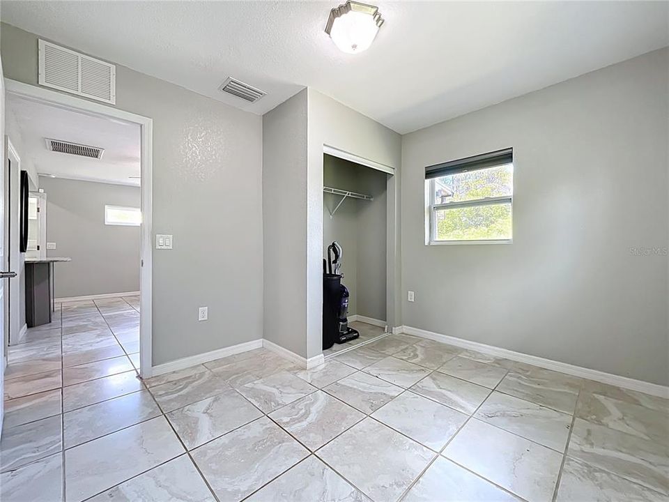 For Sale: $245,000 (3 beds, 2 baths, 893 Square Feet)
