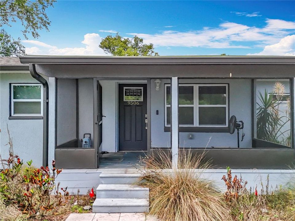 For Sale: $245,000 (3 beds, 2 baths, 893 Square Feet)