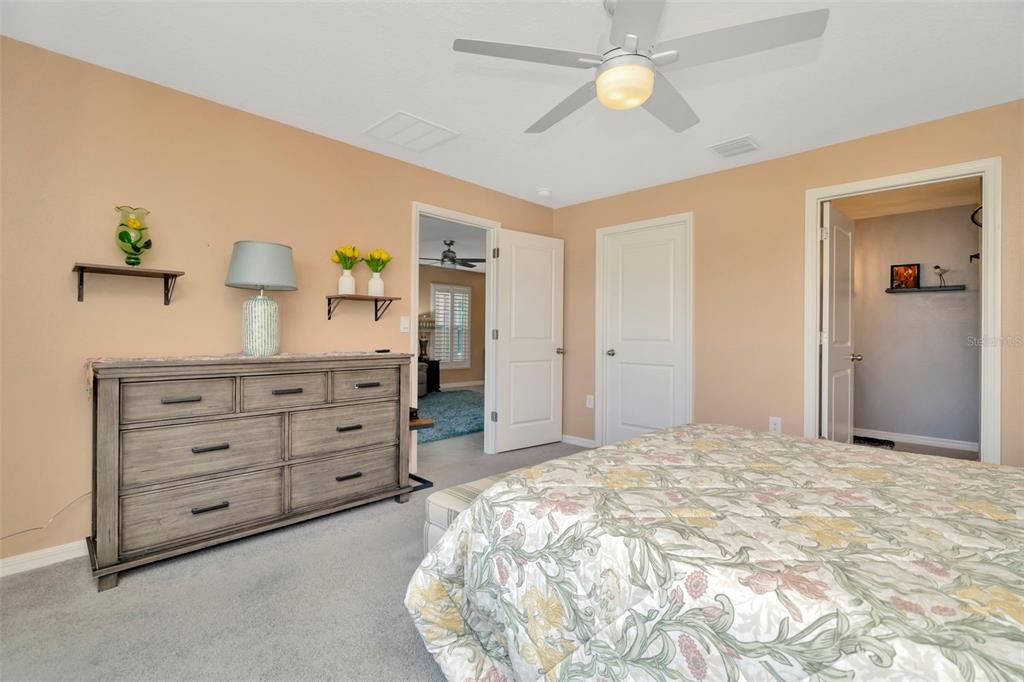 Под контрактом: $334,000 (3 спален, 2 ванн, 1516 Квадратных фут)