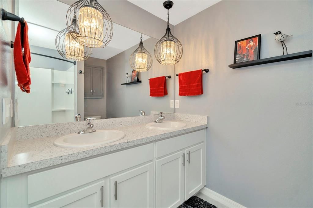 Под контрактом: $334,000 (3 спален, 2 ванн, 1516 Квадратных фут)