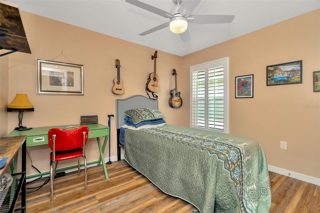 Под контрактом: $334,000 (3 спален, 2 ванн, 1516 Квадратных фут)