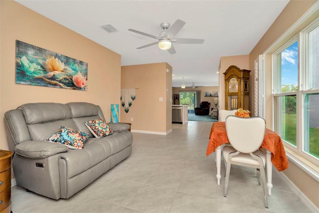 Под контрактом: $334,000 (3 спален, 2 ванн, 1516 Квадратных фут)