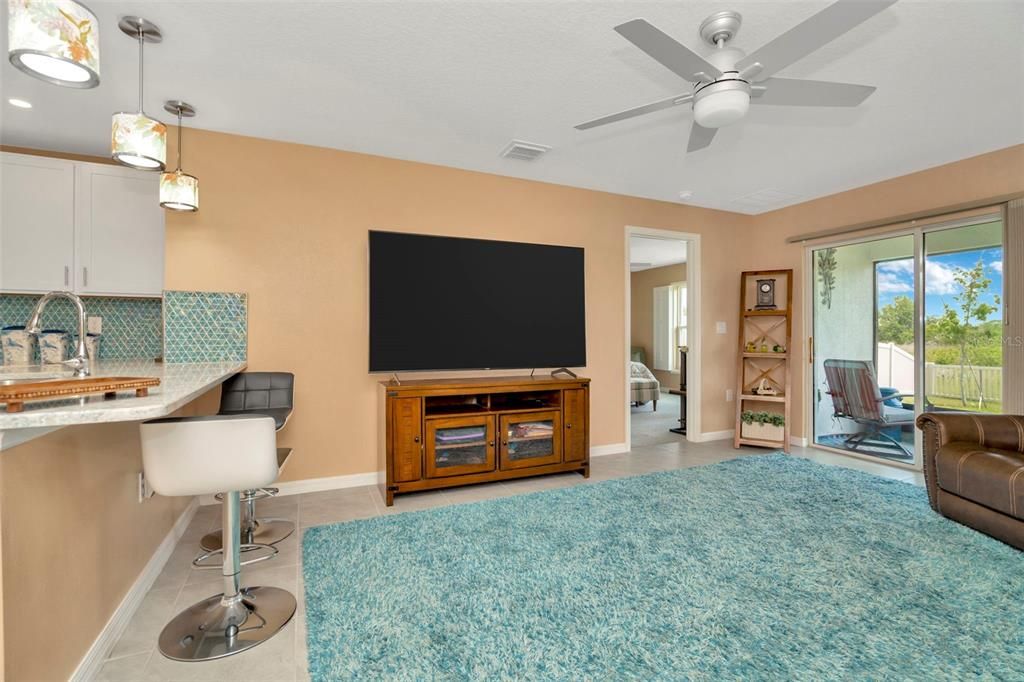 Под контрактом: $334,000 (3 спален, 2 ванн, 1516 Квадратных фут)