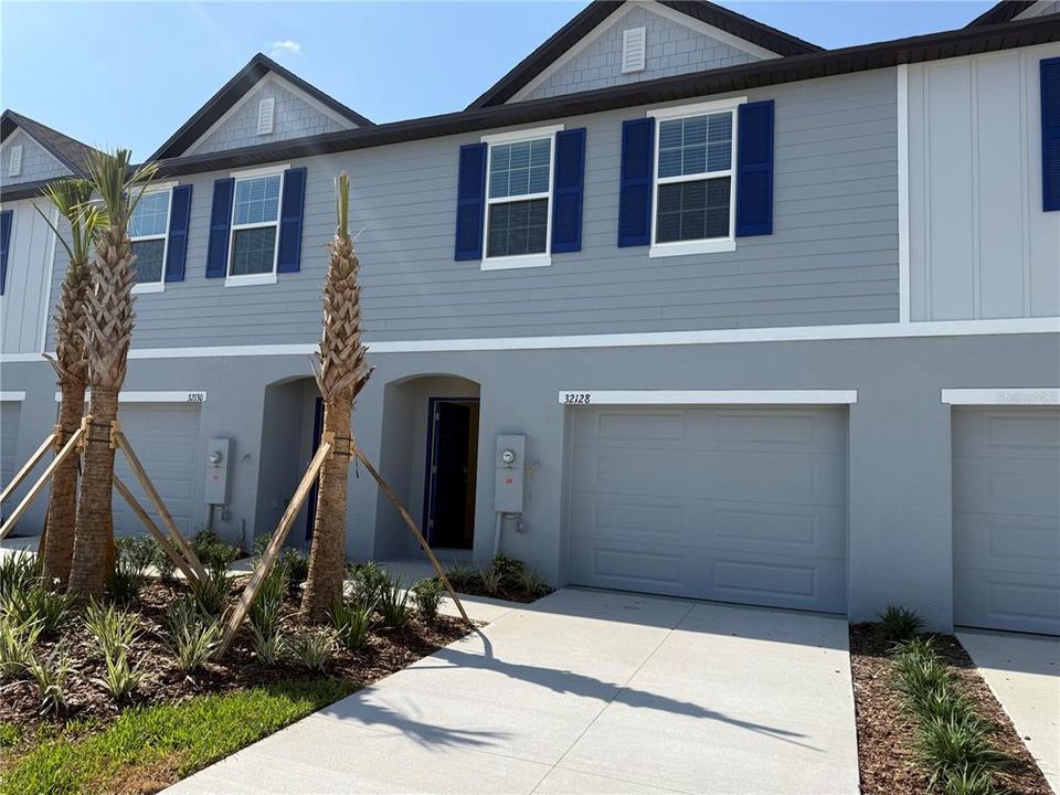 Active With Contract: $292,900 (3 beds, 2 baths, 1694 Square Feet)