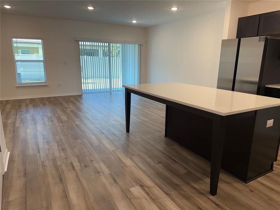 Active With Contract: $292,900 (3 beds, 2 baths, 1694 Square Feet)