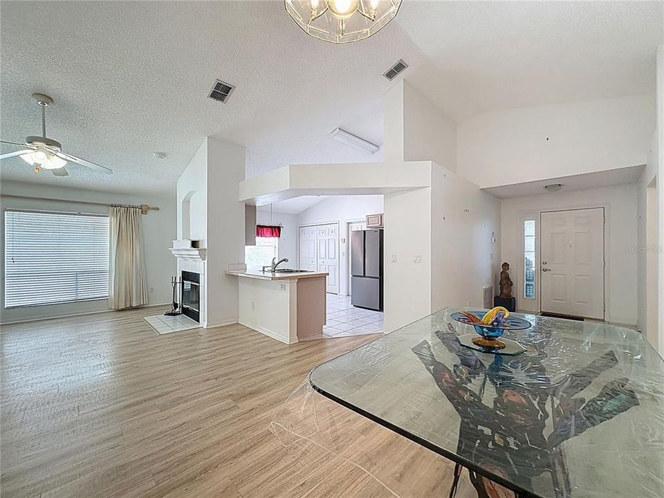 En Venta: $240,900 (2 camas, 2 baños, 1447 Pies cuadrados)