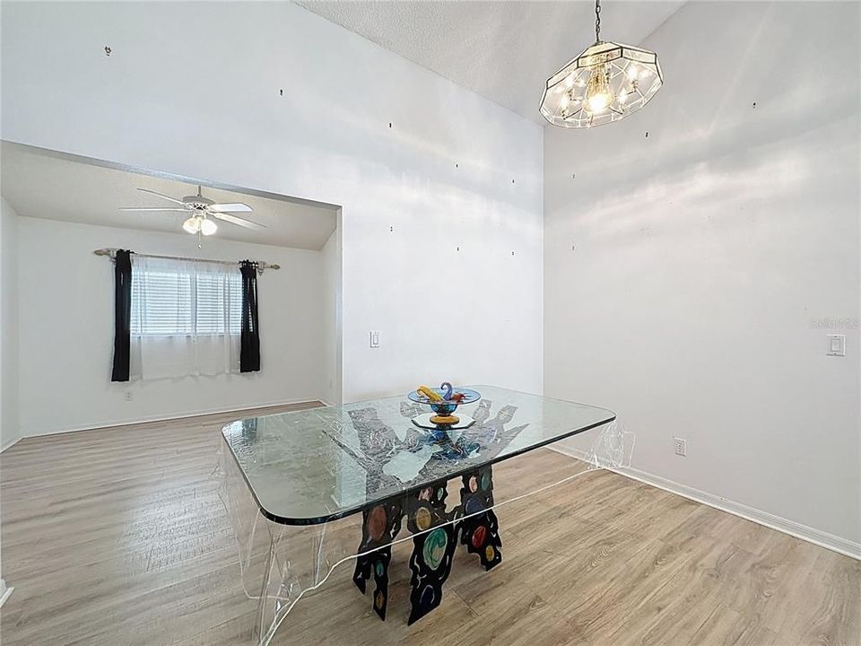 En Venta: $240,900 (2 camas, 2 baños, 1447 Pies cuadrados)