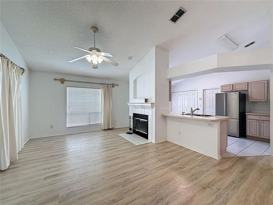 En Venta: $240,900 (2 camas, 2 baños, 1447 Pies cuadrados)