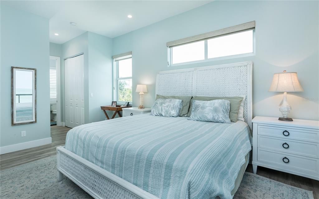 For Sale: $3,500,000 (4 beds, 4 baths, 2115 Square Feet)