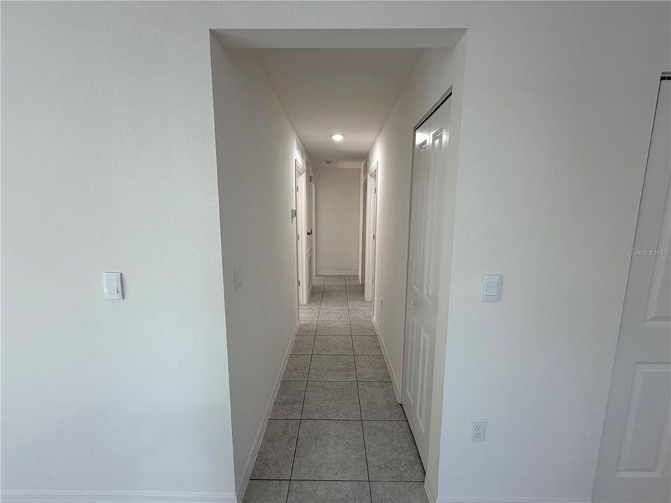 Active With Contract: $244,900 (3 beds, 2 baths, 1546 Square Feet)