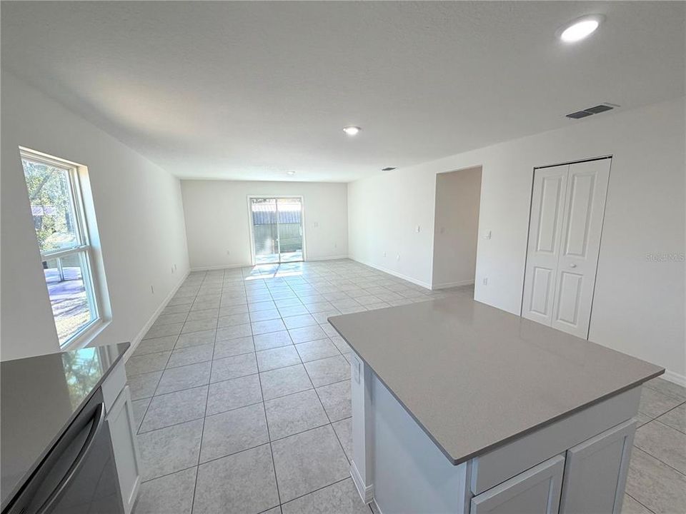 Active With Contract: $244,900 (3 beds, 2 baths, 1546 Square Feet)