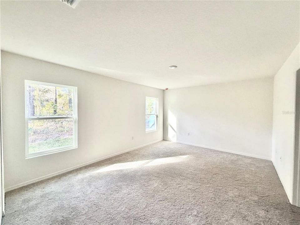 Active With Contract: $244,900 (3 beds, 2 baths, 1546 Square Feet)