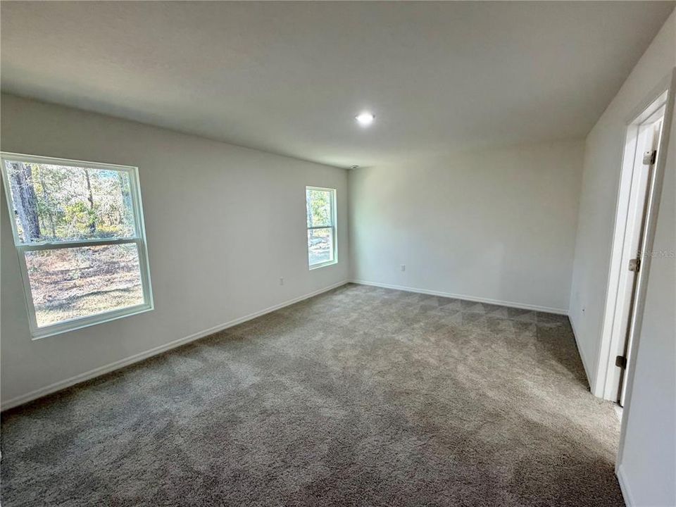 Active With Contract: $244,900 (3 beds, 2 baths, 1546 Square Feet)