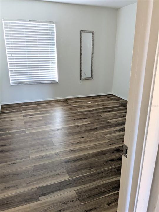 For Sale: $108,000 (1 beds, 1 baths, 682 Square Feet)