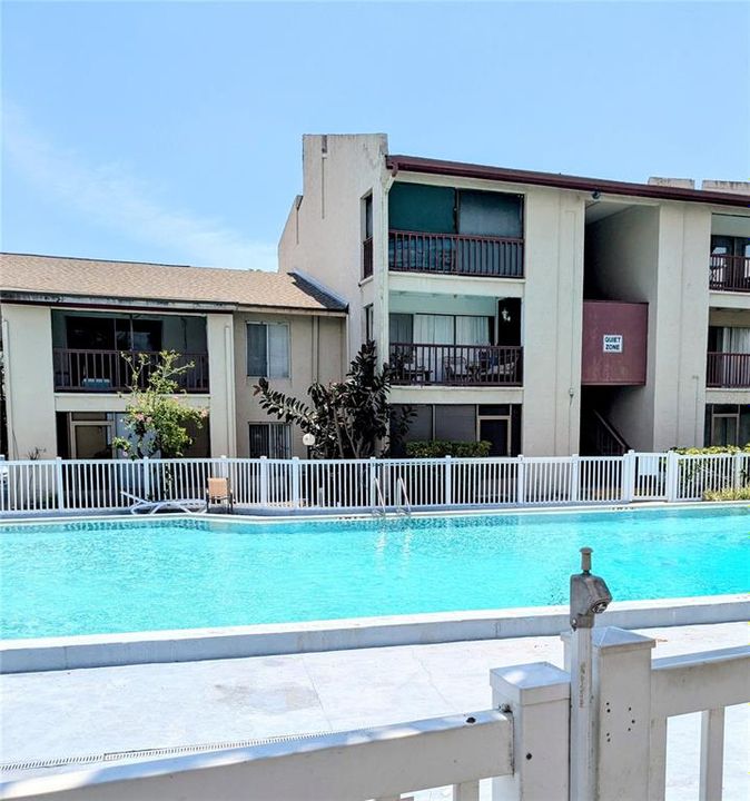 For Sale: $108,000 (1 beds, 1 baths, 682 Square Feet)