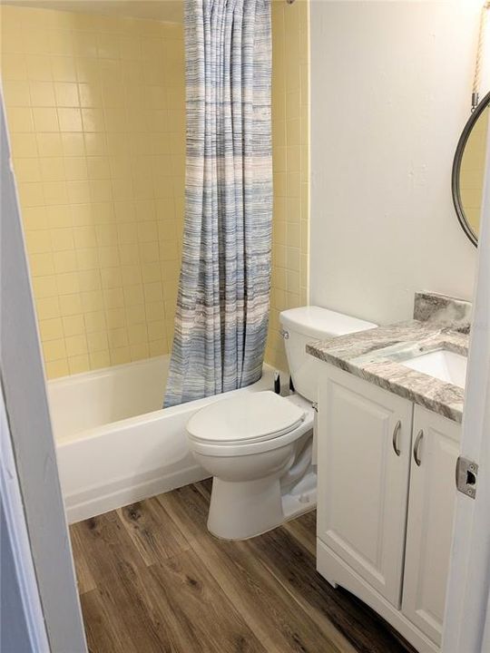 For Sale: $108,000 (1 beds, 1 baths, 682 Square Feet)