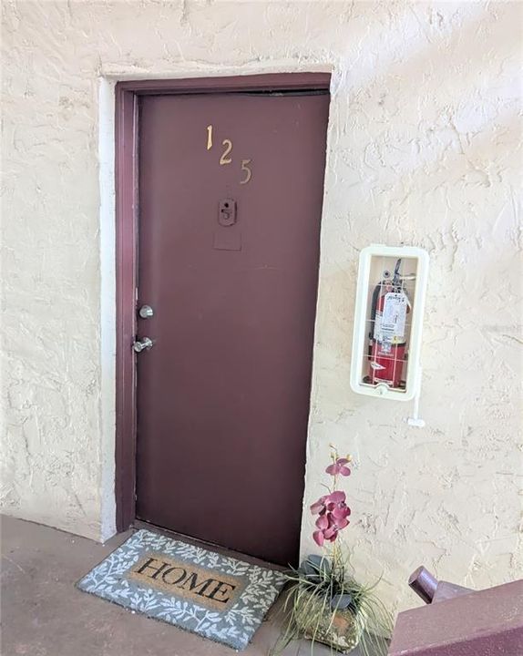 For Sale: $108,000 (1 beds, 1 baths, 682 Square Feet)