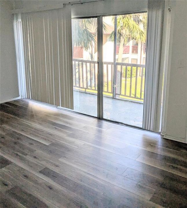 For Sale: $108,000 (1 beds, 1 baths, 682 Square Feet)