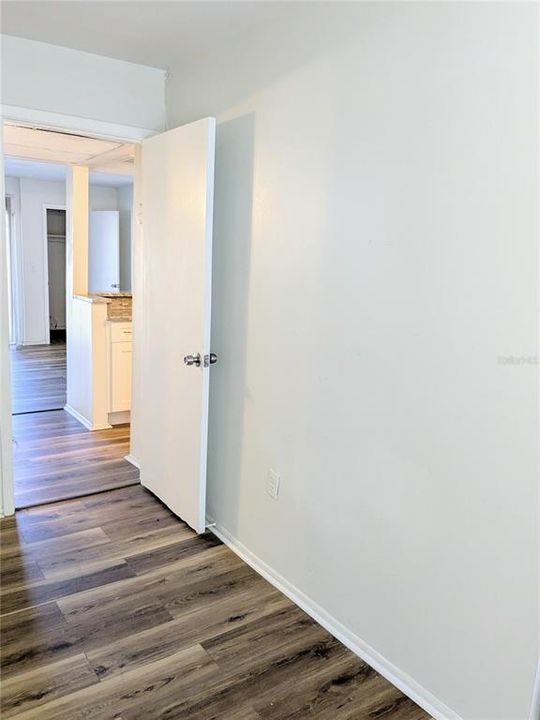 For Sale: $108,000 (1 beds, 1 baths, 682 Square Feet)