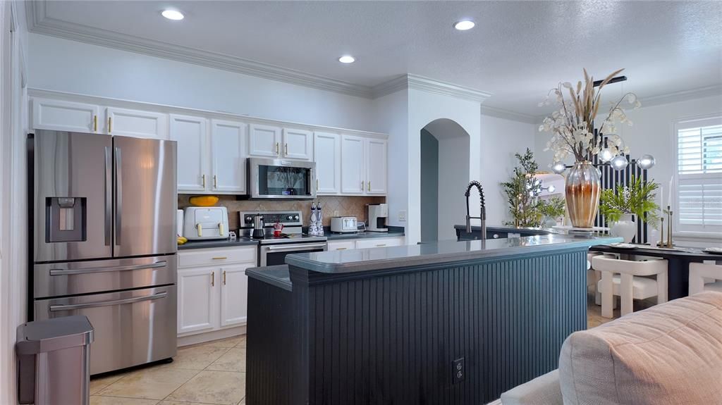 Active With Contract: $2,500 (4 beds, 2 baths, 2174 Square Feet)