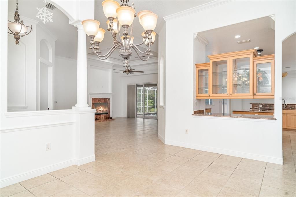 En Venta: $949,999 (4 camas, 3 baños, 3500 Pies cuadrados)