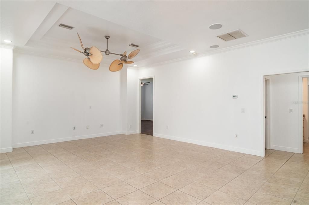 En Venta: $949,999 (4 camas, 3 baños, 3500 Pies cuadrados)