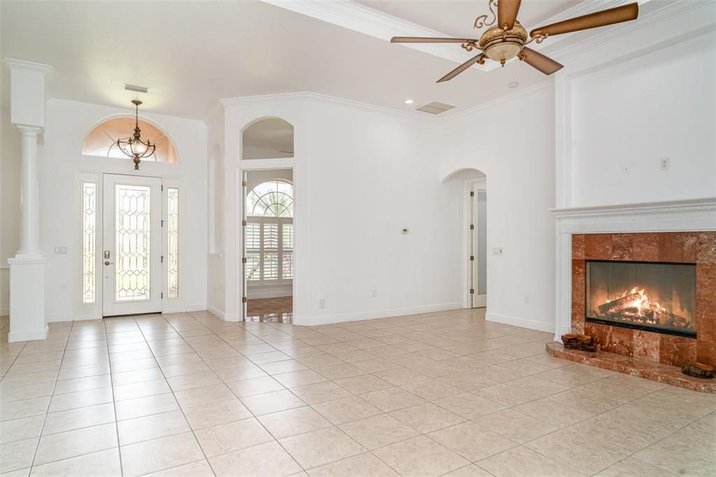 En Venta: $949,999 (4 camas, 3 baños, 3500 Pies cuadrados)