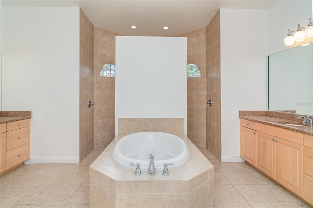 En Venta: $949,999 (4 camas, 3 baños, 3500 Pies cuadrados)