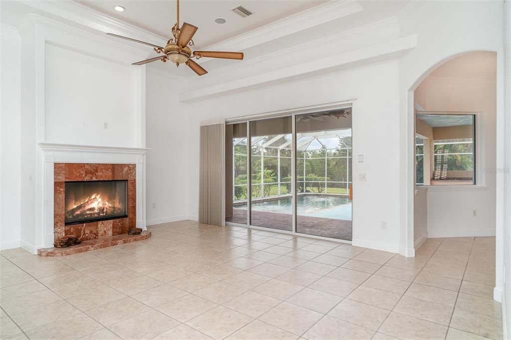 En Venta: $949,999 (4 camas, 3 baños, 3500 Pies cuadrados)