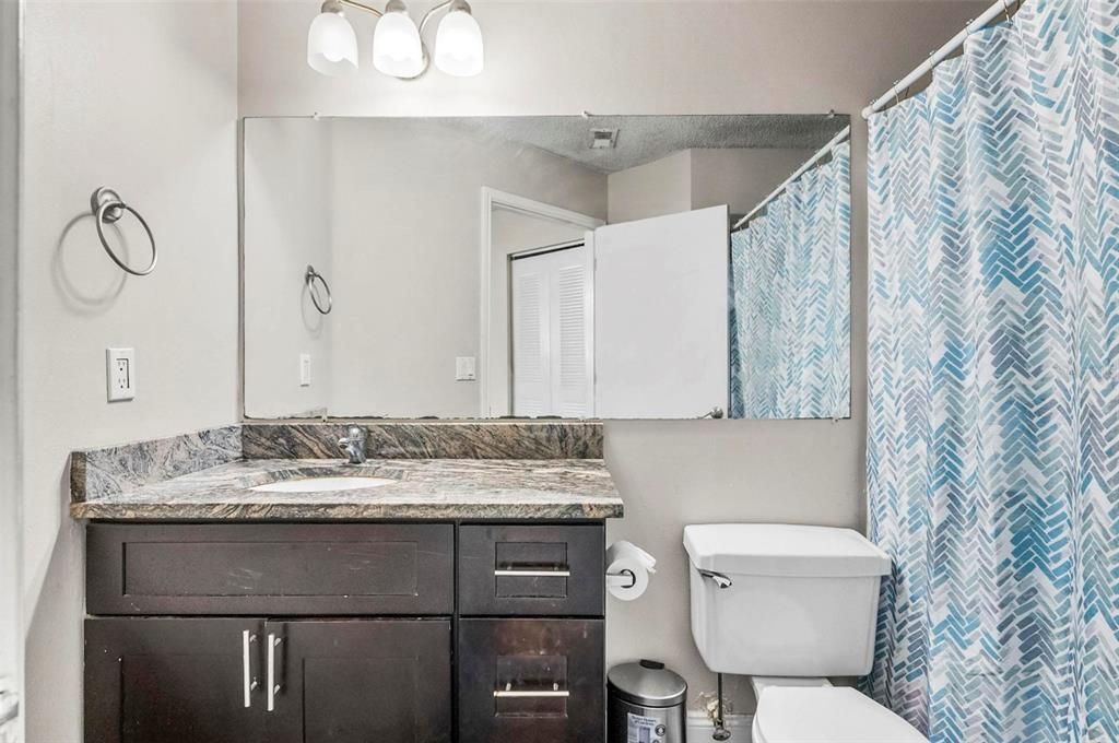 待售: $219,999 (2 贝兹, 2 浴室, 899 平方英尺)