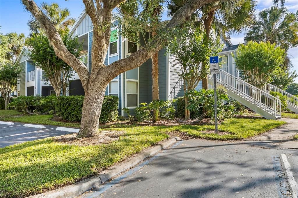 待售: $219,999 (2 贝兹, 2 浴室, 899 平方英尺)