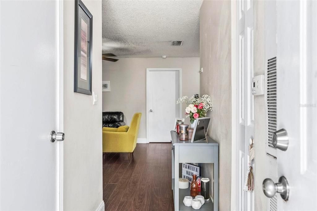 待售: $219,999 (2 贝兹, 2 浴室, 899 平方英尺)